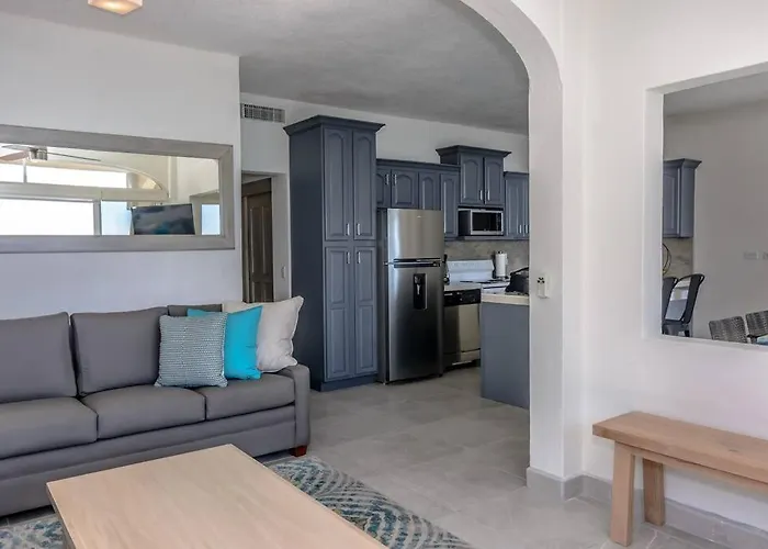 Sub- Penthouse Olas Surfers Paradise *