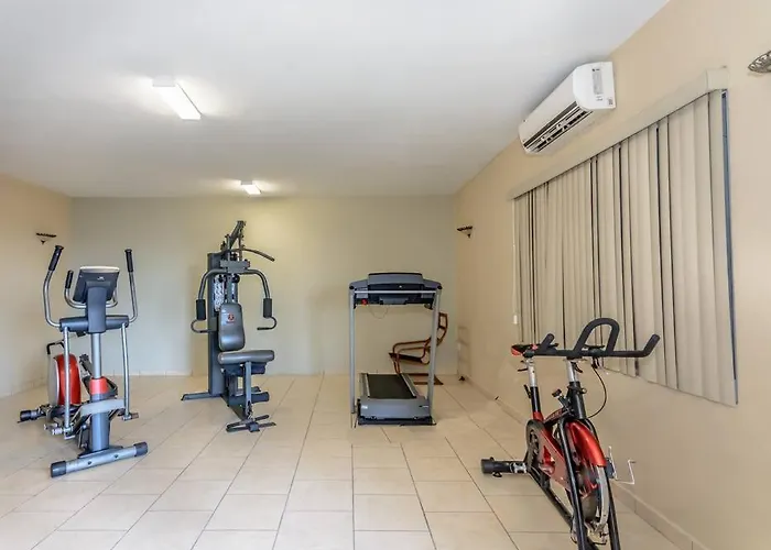 Sub- Penthouse Olas Surfers Paradise *