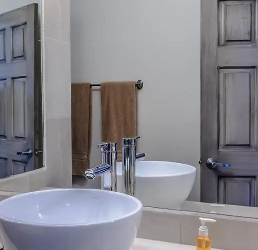 Apartment Sub- Penthouse Olas Surfers Paradise